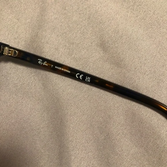 Ray Ban RB 5397 Elliot 8174 eyeglasses in tortoise color. Measures 50*19 145 - Picture 4 of 5